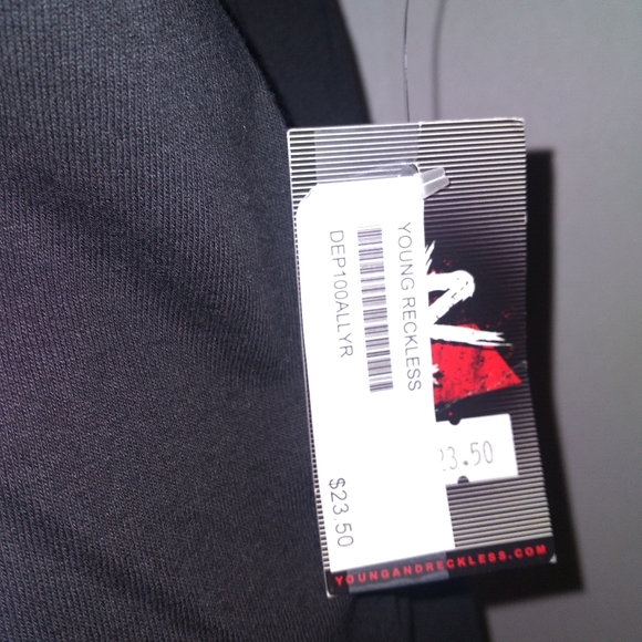 Y2 YOUNG & RECKLESS Short Sleeve Black T Shirt- Size Medium - Picture 4 of 6